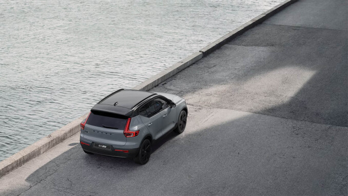 Volvo EX40 185kW Ext Range Plus Black Editon 82kWh 5dr Auto Electric Estate - Image 8